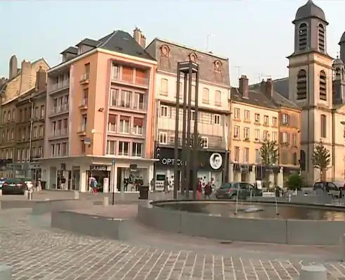Appartement Spacieux Et Atypique 色当 外观 照片